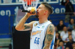 乐鱼体育平台罗马训练开放日，国际比赛日单刀错失引欢呼，CBA季后赛在即，赛程密集仍需轮换的简单介绍