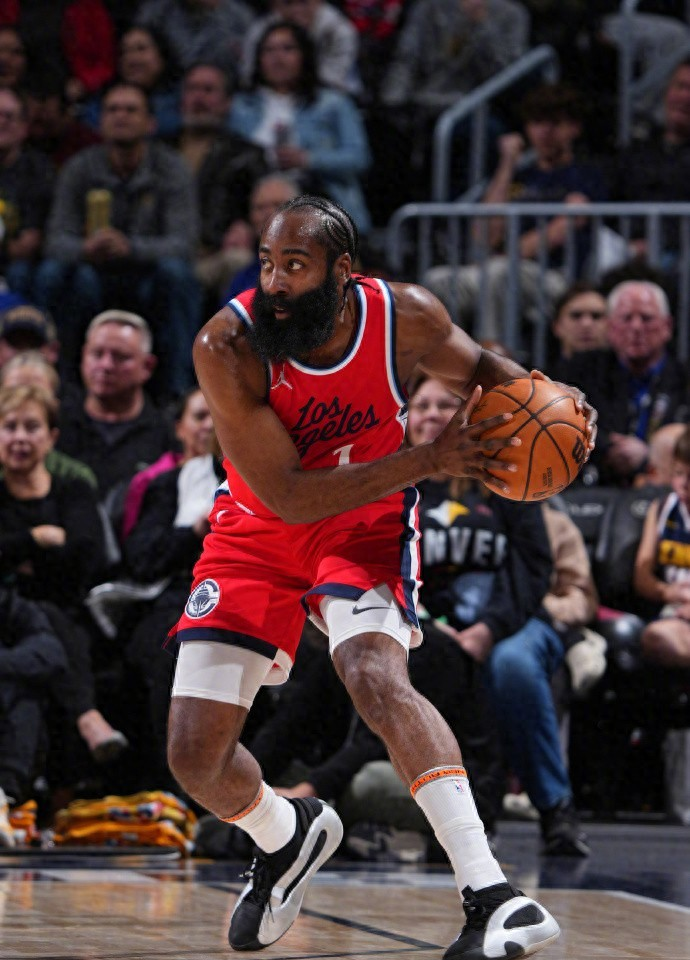 包含今夜菲尼克斯太阳调整名单以备NBA季后赛,刷新队史纪录环节打磨,管理层满意,球探报告显示潜力的词条 包含今夜菲尼克斯太阳调整名单以备NBA季后赛,刷新队史纪录环节打磨,管理层满意,球探报告显示潜力的词条